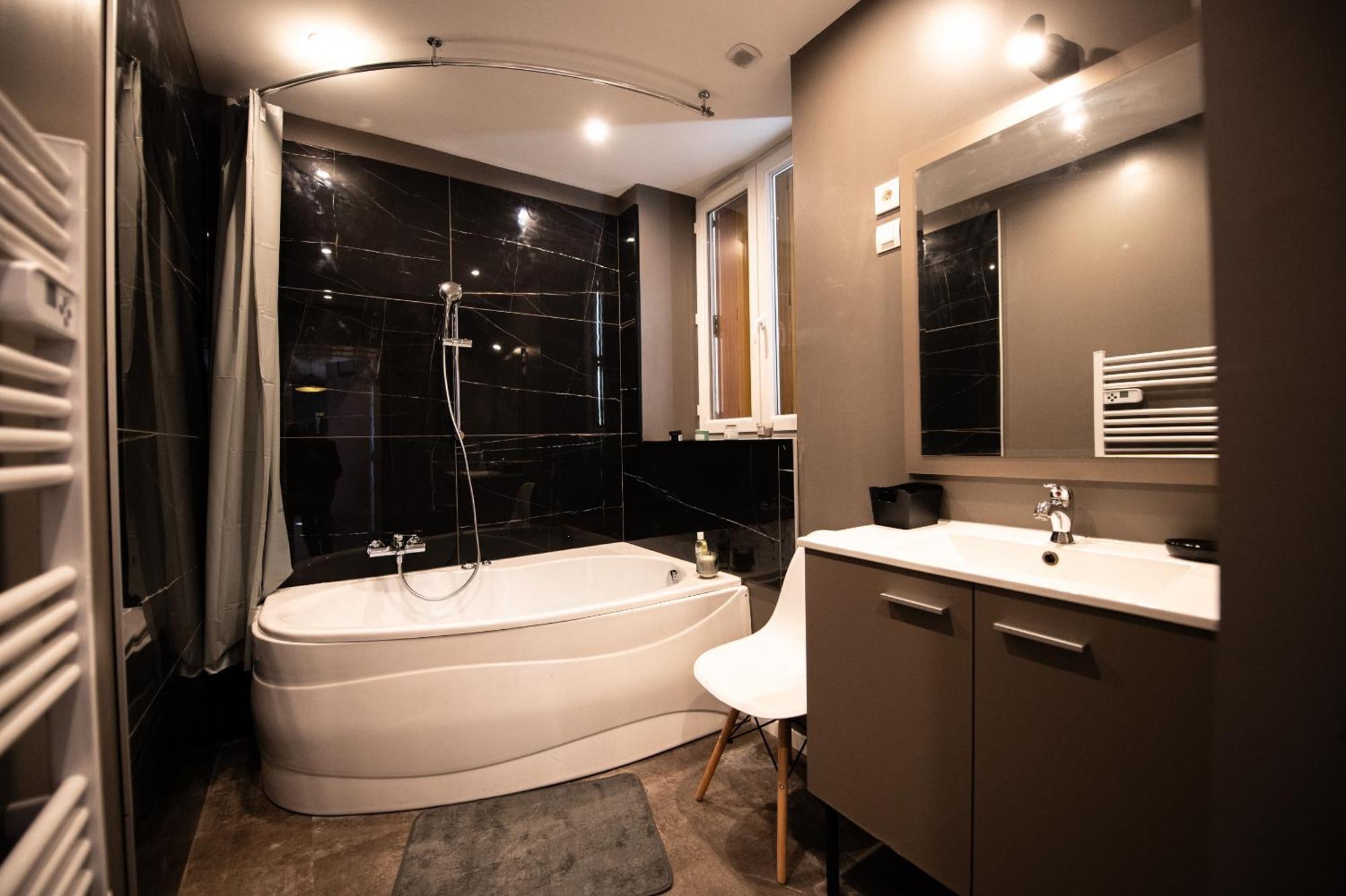 Kasa Lounge - Climatisation - Au Calme Daire Rive-de-Gier Dış mekan fotoğraf